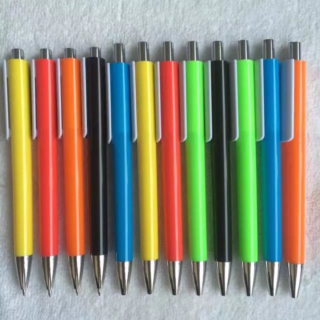 Customized Logo Click Ballpoint Plastic Pen for Advertising